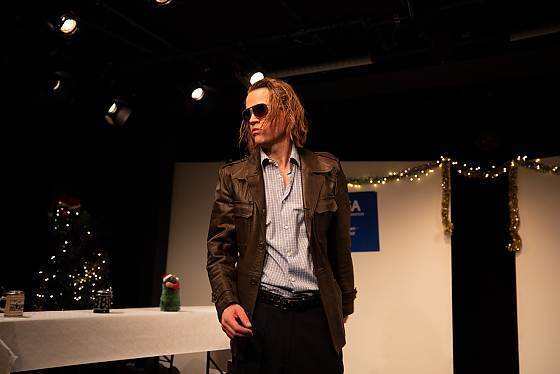 Foto des Theaterstücks Weihnachtsfeier. Ein Betriebsunfall Foto des Theaterstücks Weihnachtsfeier. Ein Betriebsunfall