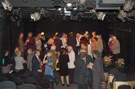 Bauturm-Kunstpreis 2006 - Preisträgerin Renan Demirkan Bauturm-Kunstpreis 2006 - Preisträgerin Renan Demirkan