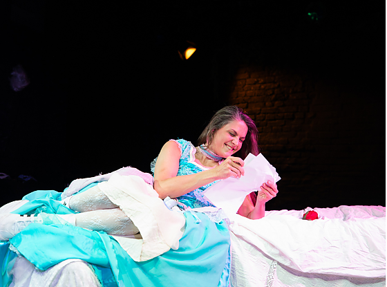 Foto des Theaterstücks "Romeo und Julia. Ich fühl's nicht" Foto des Theaterstücks "Romeo und Julia. Ich fühl's nicht"