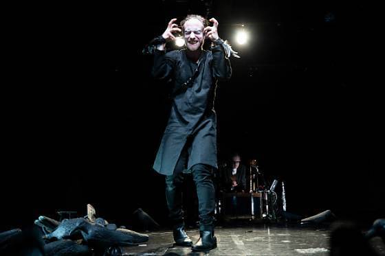 Die Orestie: Analoge und Live-Stream Fassung der Tragödientrilogie am Theater im Bauturm im Belgischen Viertel Die Orestie: Analoge und Live-Stream Fassung der Tragödientrilogie am Theater im Bauturm im Belgischen Viertel