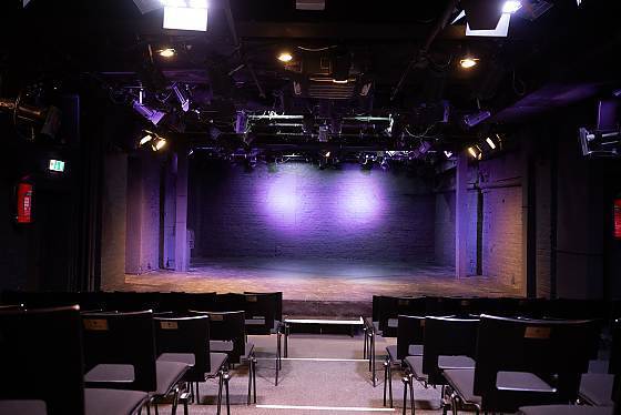 Stimmen aus dem Theater im Bauturm!​