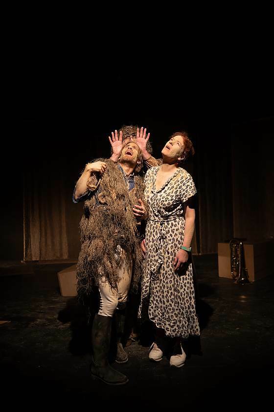 Foto des Theaterstücks "Amphitryon. Ein metaphysisches Gedankenspiel nach Kleist" Foto des Theaterstücks "Amphitryon. Ein metaphysisches Gedankenspiel nach Kleist"