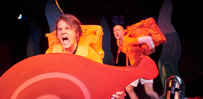 Leonie Houber und Felix Witzlau in 'Amphitryon'